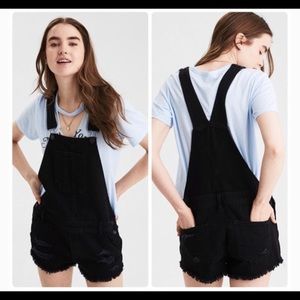 💰2/$35💰Black Denim Overall Shorts - Size Small